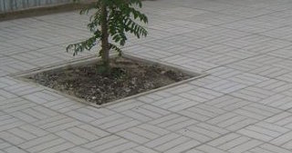 Качественная тротуарная плитка серого цвета в Кирове-Чепецке в октябре