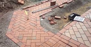 Укладка тротуарной плитки в Кирове-Чепецке в октябре